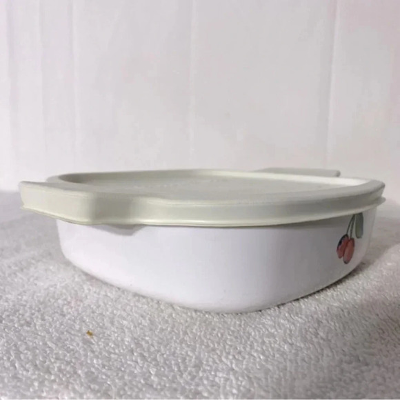 Vintage Corningware Cherry Fruits Pattern Square Casserole With Rubber Tight Lid - Picture 9 of 16